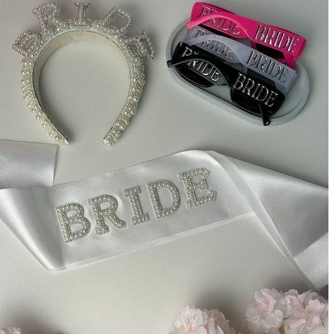 Стрічка нареченій Bride біла з перлинами ДВ-С-05 фото